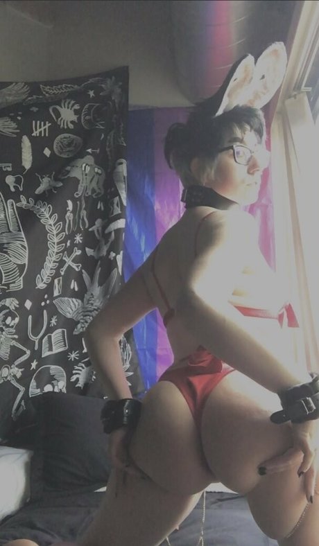 catboibloosy model erotic picture