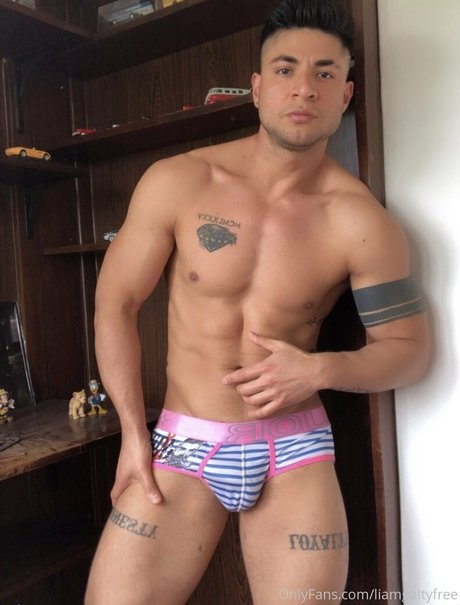 Solo para fanáticos del uniforme hermosa pornografica imágenes