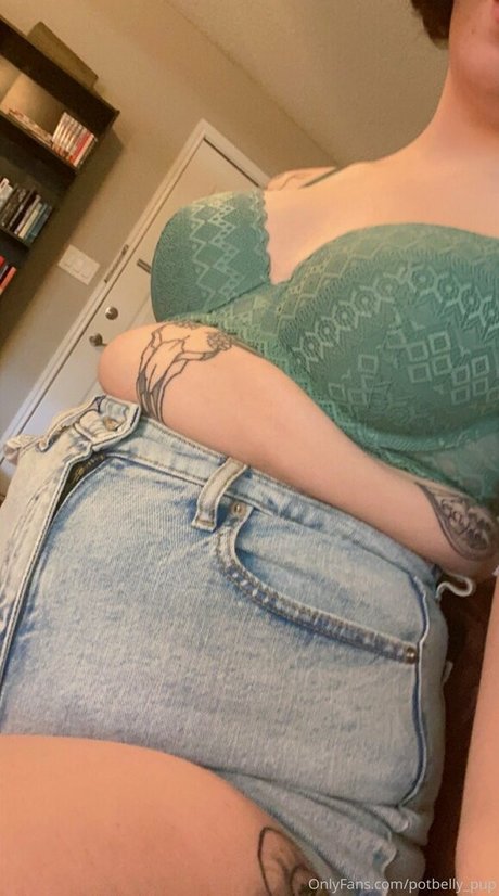 bigbellybenni modelo erótico imágenes