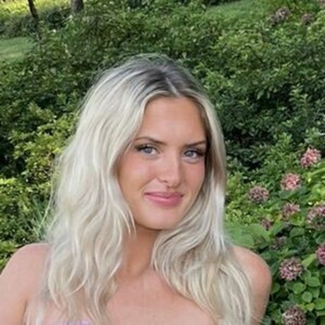 Mackinzee Hill modèles nus photos