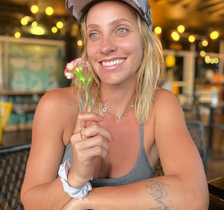 Fernanda Colombo actress photos