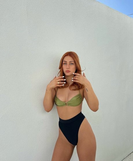 Lara Ledwidge model hd archive