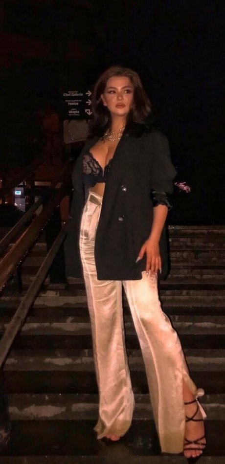 Roxana Elena modelo foto