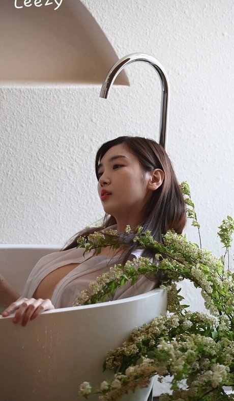 Lee Haein Leezy desnudos estrella galerías