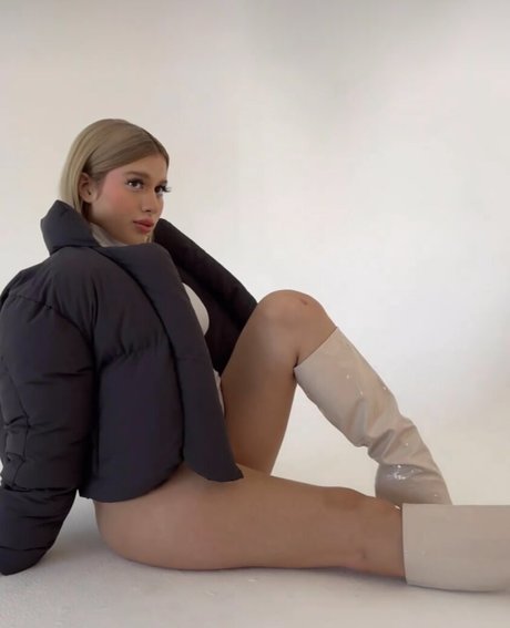 Laurimfgarciaa star nudes pics