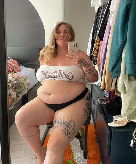 Lovaeij xxx pornstar img