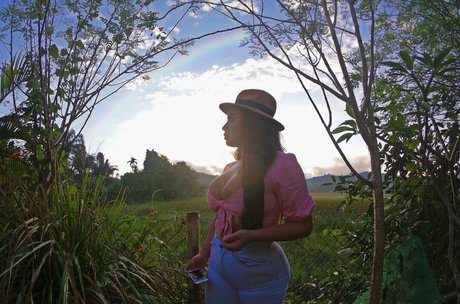 Tana Habibi star du porno belle images