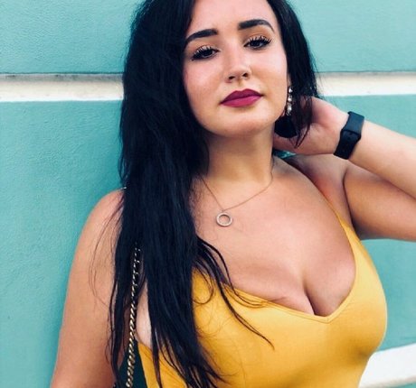 Tana Habibi modelo de alta calidad foto