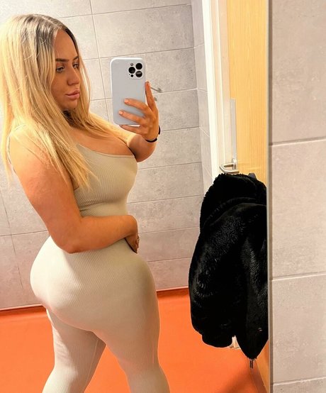 Molly O Shea star du porno belle image