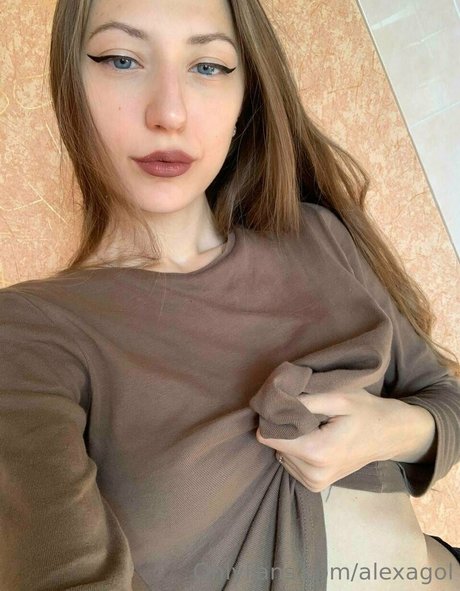 alexagol model naked image
