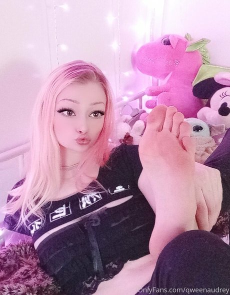 qweenaudrey sexy star picture