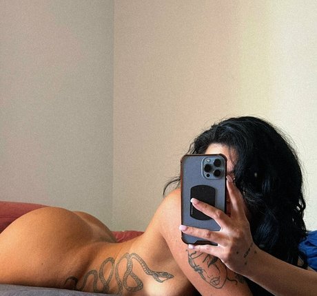 labellatrix model exclusive picture