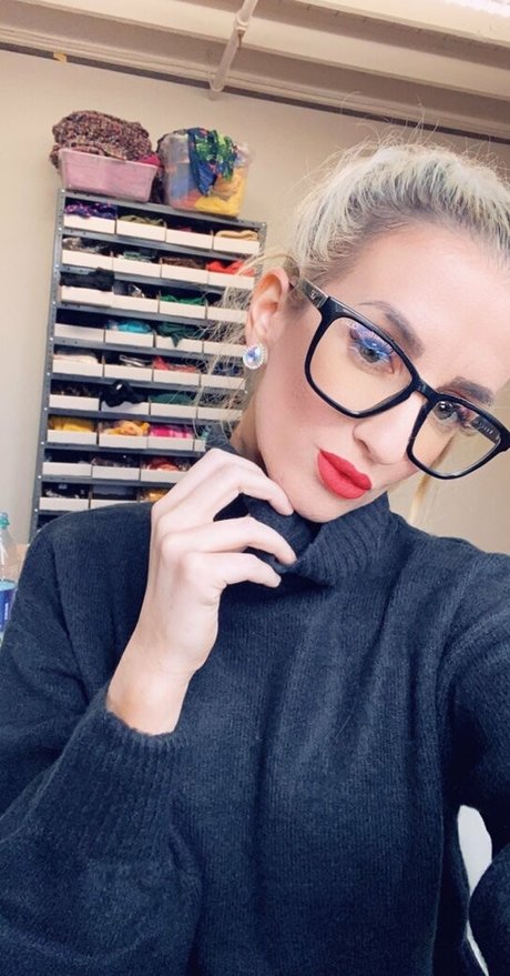 khloeefree modelo sexual foto