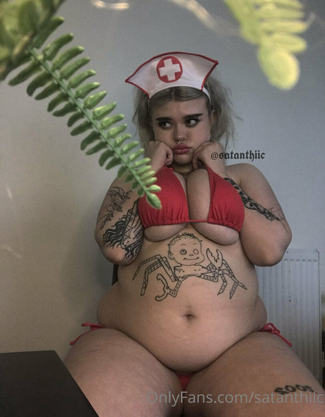 satanthiic star sexy photos