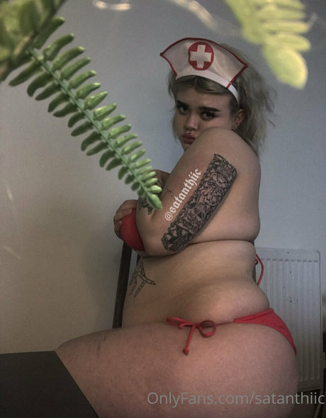 satanthiic star nude gallery