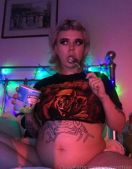 satanthiic sexy pornstar archive