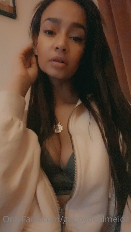 gabbydealmeida actriz caliente imágenes