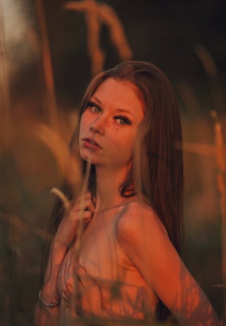 Lily Ana Alexander star sexy photos
