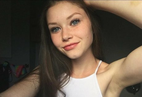 Lily Ana Alexander best model pic