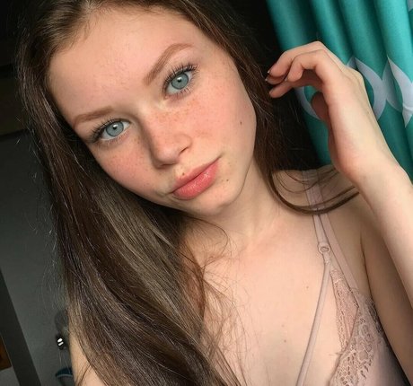 Lily Ana Alexander star best archive