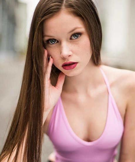 Lily Ana Alexander pornstar art pictures