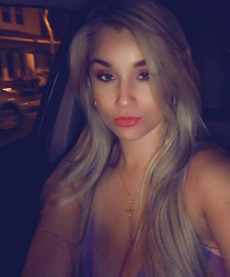 natnevv modelo exclusivo fotos