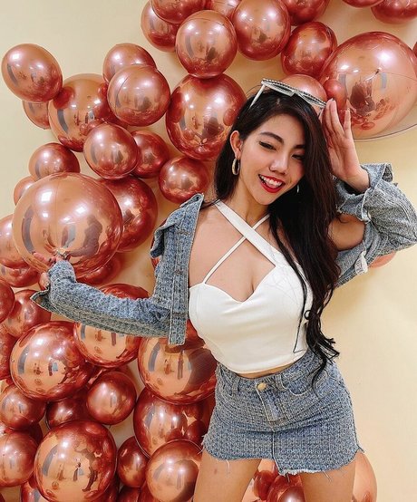 peggykuo1123 modèle parfait des photos