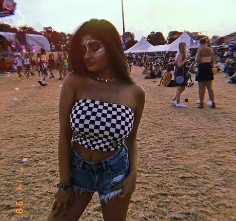 Alina M estrella porno adulto imágenes