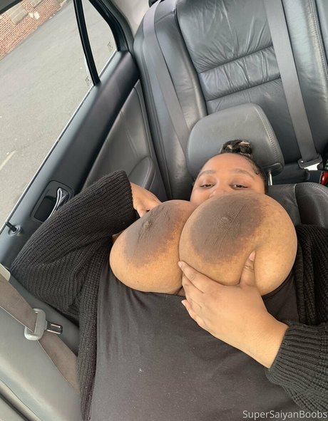 supersaiyanboobs estrella porno bonita fotos