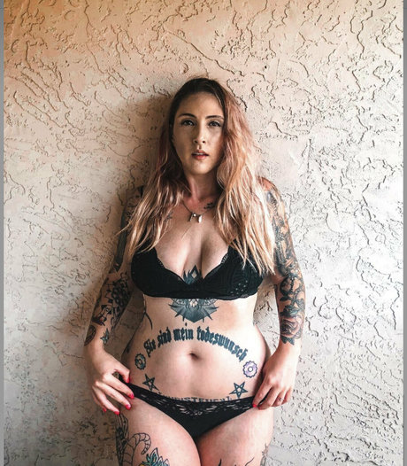 onlykhrist estrella caliente fotos