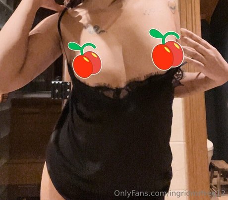 ingridmrfree12 model top images