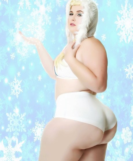 Crystal McBootay nude star archive