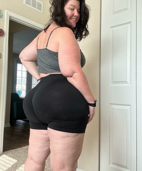 Crystal McBootay modèle exclusif images