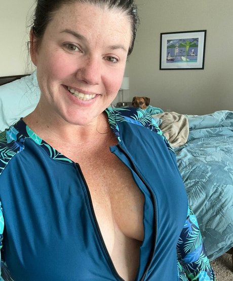 Crystal McBootay modèle de haute qualité galeries