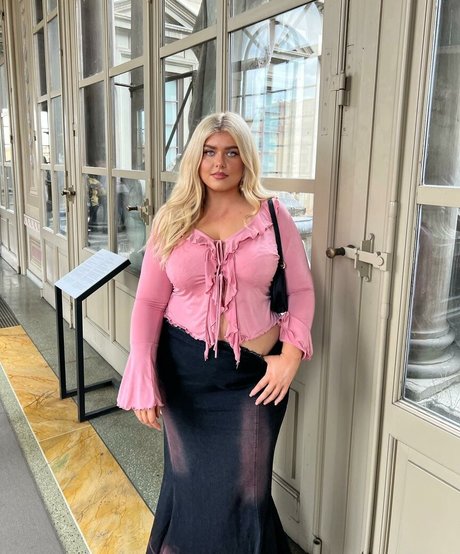 tetas alegres onlyfans bastante alta calidad archivo