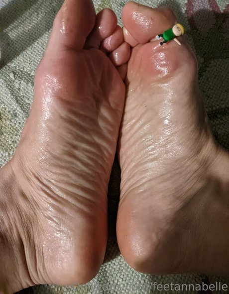 feetannabelle star nudes picture