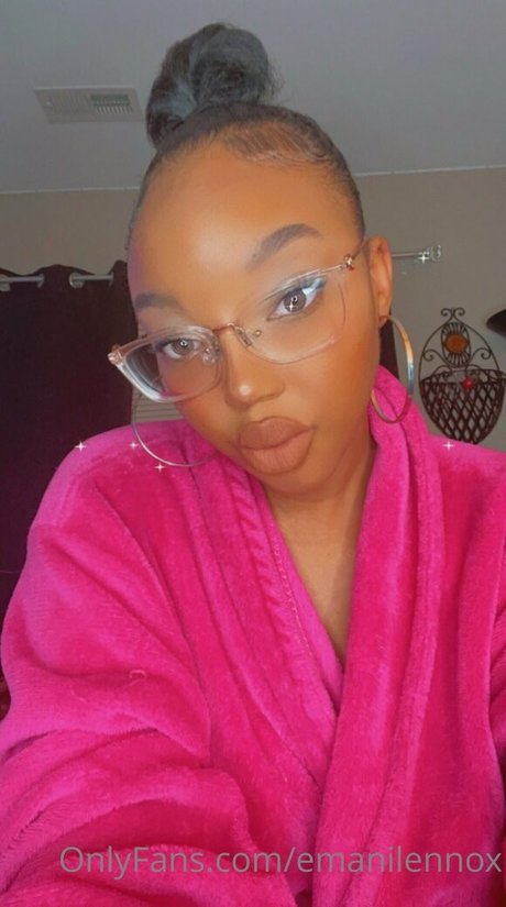 emanilennox nice actress photos