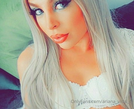 ariana vidal 2 star sexy photo
