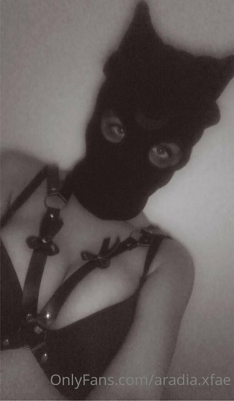 aradia xfiento actriz libre foto