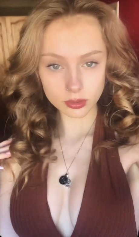 Trinitysdc model nude photos