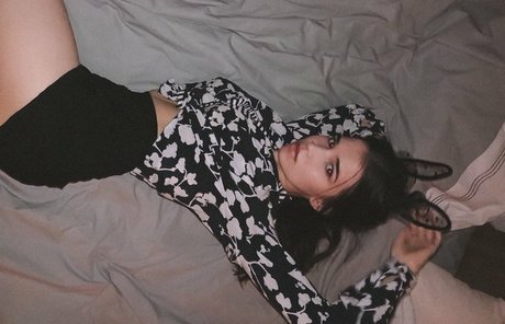 Kamilla Karieva modelo gratis galerías