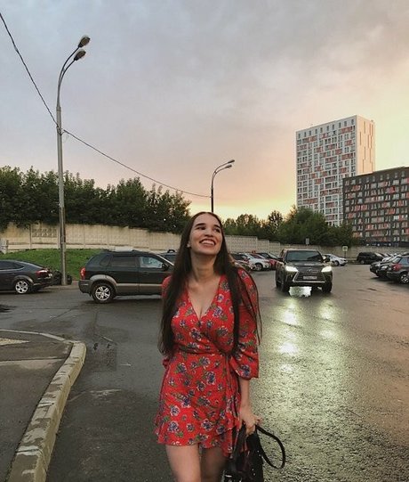 Kamilla Karieva sexe star du porno image