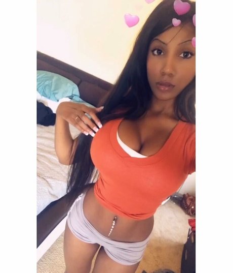 Amber Higgins Cecil estrella porno desnuda galería