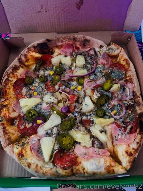 Evelyne92 star du porno en haute qualité img