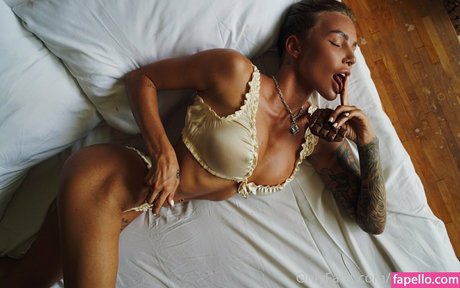 Annaksyuk modèle exclusif des photos