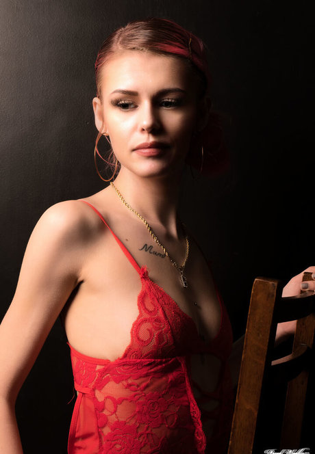 Beth Randell haut modèle archive