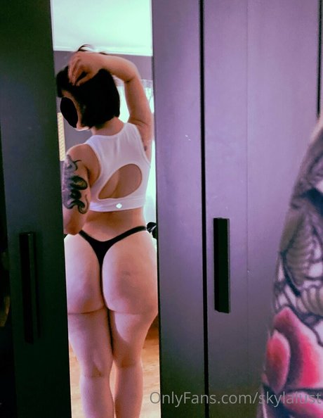 hquinn la nudes model archive