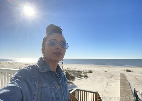 anyaivy actrice sexy galerie