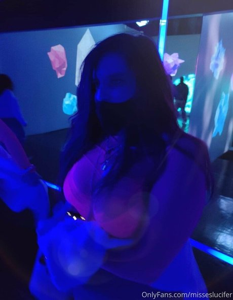 lucigonewild star pornographique collection