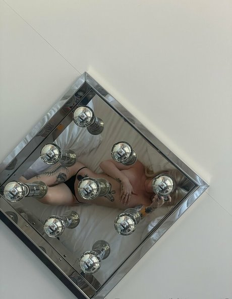 Kittycourty actriz caliente fotos